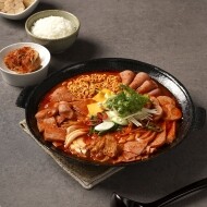 [픽맛집] 8종햄폭탄 프리미엄 부대찌개 밀키트 824g(3~4인분)